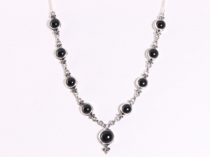 10567 Bewerkte zilveren ketting met onyx