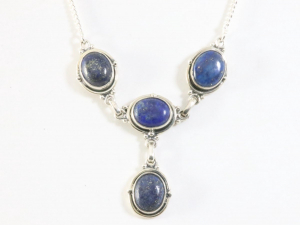 10629 Bewerkte zilveren ketting met lapis lazuli