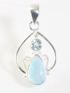 43524 Opengewerkte zilveren hanger met larimar en blauwe topaas