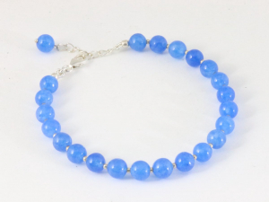 32431 Armband van blauwe chalcedoon en zilveren kralen