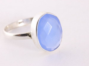 24056 Zilveren ring met blauwe chalcedoon