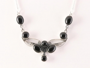 10502 Bewerkte zilveren ketting met onyx