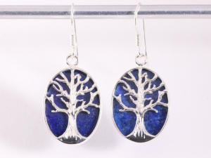 53671 Ovale zilveren oorbellen met levensboom op lapis lazuli