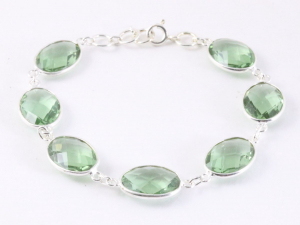 32582 Zilveren armband met groene amethist