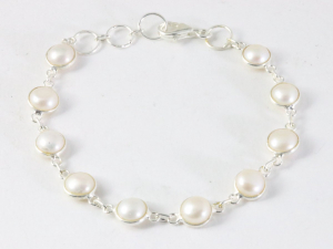 32651 Fijne zilveren armband met witte parels