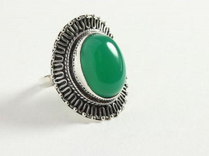 21357 Bewerkte zilveren ring met groene onyx