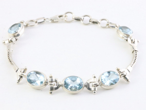 32516 Hoogglans zilveren armband met blauwe topaas